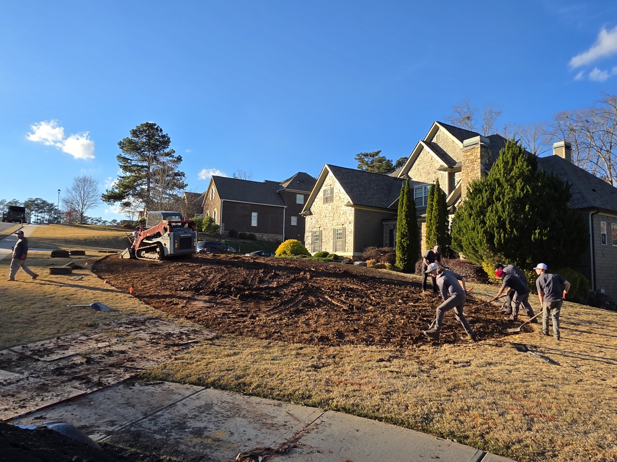 Rivendell Estate Care crew at work in Alpharetta